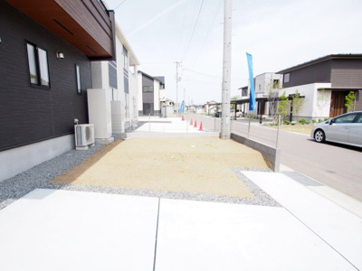 【駐車場】 | Blooming　Garden　町庭坂新町　５号棟