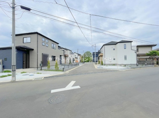 【前面道路含む現地写真】