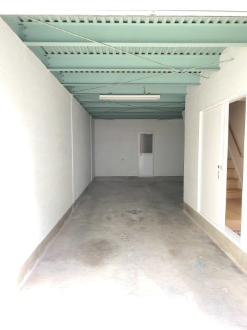 東上小阪中古戸建の駐車場|シャッター付！車庫から室内に出入りできます！