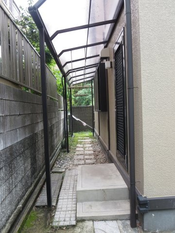 中古戸建　四條畷市清滝中町（平成6年築）のその他|隣のおうちとの間隔も広めです！