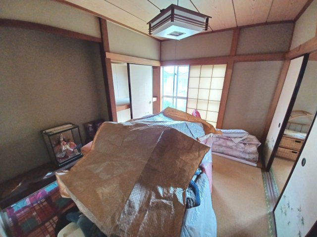 東松山市殿山町 中古戸建(5ＬＤＫＫ)2階にもキッチン有の和室|1階6帖和室