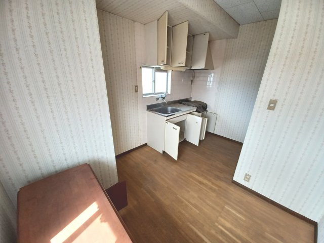 東松山市殿山町 中古戸建(5ＬＤＫＫ)2階にもキッチン有のキッチン|2階