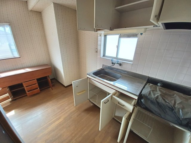 東松山市殿山町 中古戸建(5ＬＤＫＫ)2階にもキッチン有のキッチン|2階