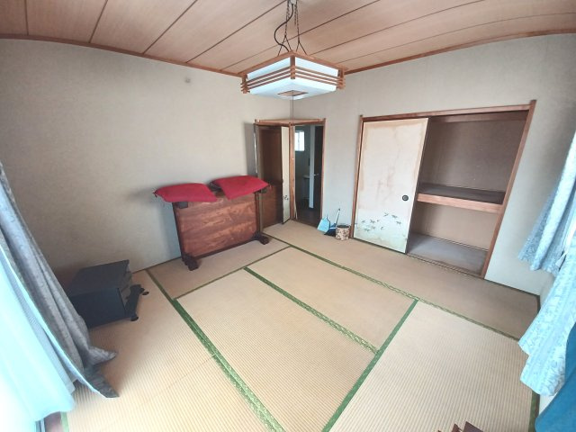 東松山市殿山町 中古戸建(5ＬＤＫＫ)2階にもキッチン有の和室|2階8帖和室