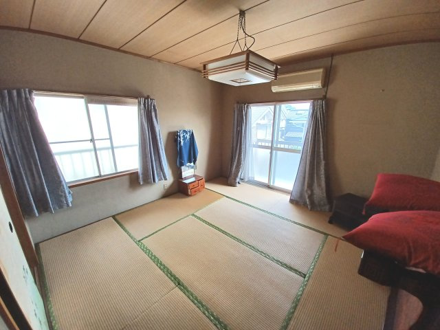 東松山市殿山町 中古戸建(5ＬＤＫＫ)2階にもキッチン有の和室|2階8帖和室