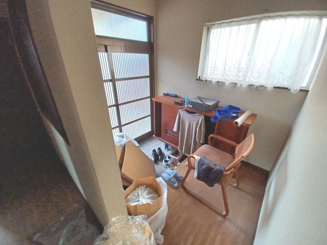 東松山市殿山町 中古戸建(5ＬＤＫＫ)2階にもキッチン有の玄関