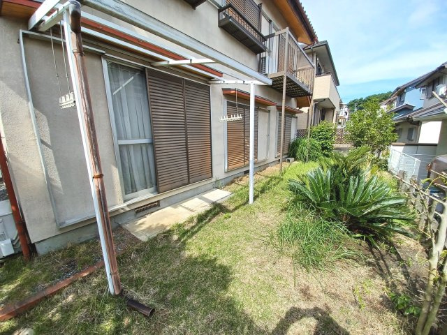 東松山市殿山町 中古戸建(5ＬＤＫＫ)2階にもキッチン有の庭