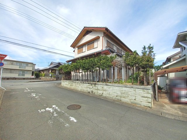 東松山市殿山町 中古戸建(5ＬＤＫＫ)2階にもキッチン有のその他|前面道路：西側幅員約6m公道に約10.6m接道