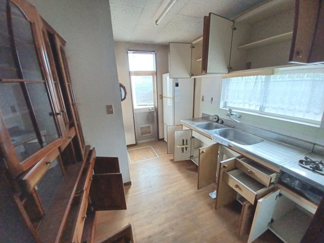 東松山市殿山町 中古戸建(5ＬＤＫＫ)2階にもキッチン有のキッチン