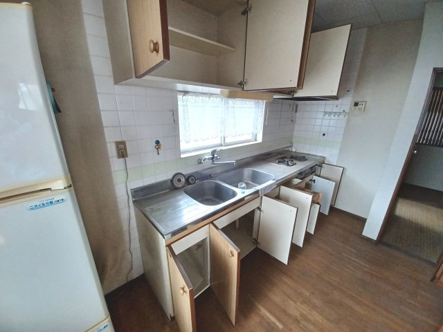 東松山市殿山町 中古戸建(5ＬＤＫＫ)2階にもキッチン有のキッチン