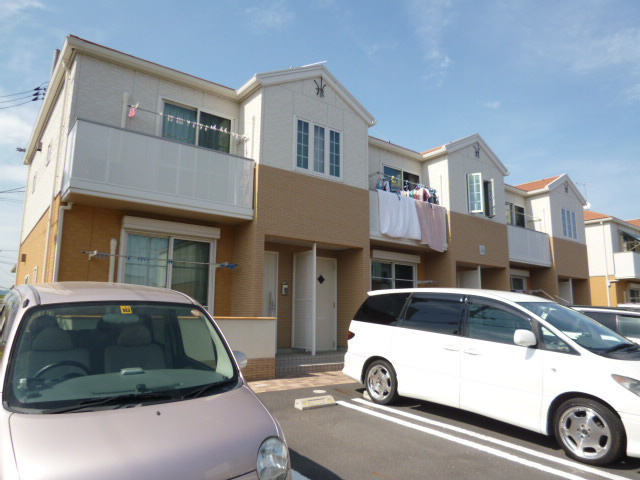 総社市地頭片山のアパートの外観
