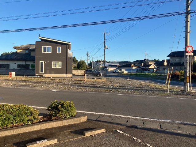 売地　城里町石塚 B区画の前面道路含む現地写真|前面道路含む現地写真です