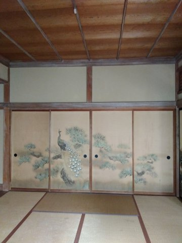 売中古戸建　沼津市大平の和室|純和風のお家になっています。襖もこだわって造られています。