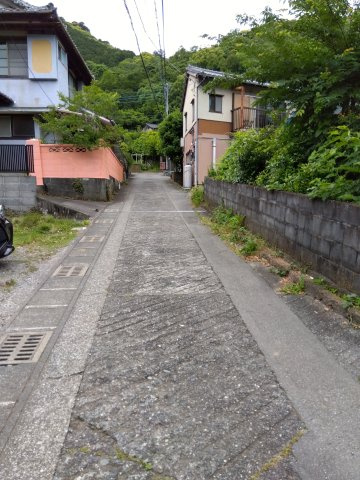 売中古戸建　沼津市大平の前面道路含む現地写真|沼津アルプストンネルまで車で3分です。沼津市街地までのアクセス良好です。