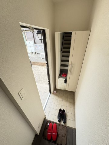 メゾン・ルミエール　Ｂの玄関