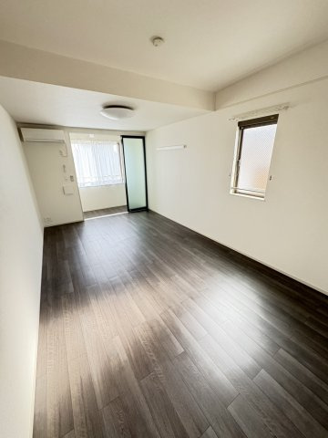 メゾン・ルミエール　Ｂの居間・リビング