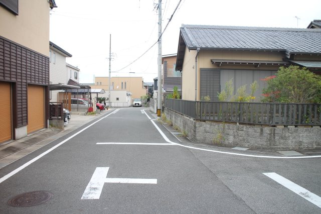 常滑市虹の丘2丁目　売地の前面道路含む現地写真|前面道路