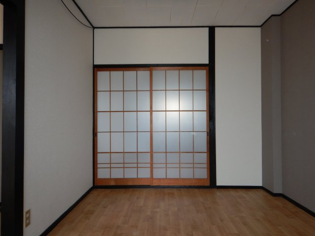 CorPオオモリの洋室