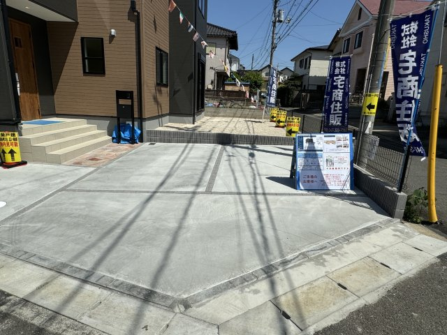 柏市しいの木台４丁目新築戸建【高柳西小学校：5分】の駐車場|駐車スペース・並列２台駐車可