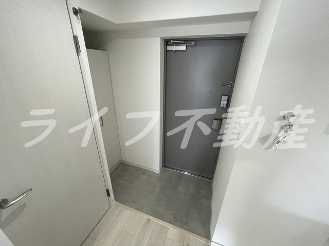 グリュックメゾン　S-SHINFUKAE　XIIIの玄関