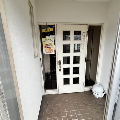 室蘭市東町3丁目26-3テナントの玄関