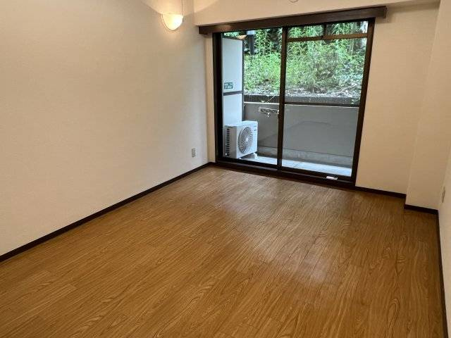 今出川アイビーハウスの居間・リビング