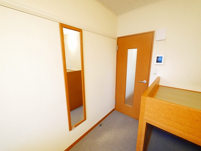 レオパレスリヴェールの内装|明るい色調の室内です