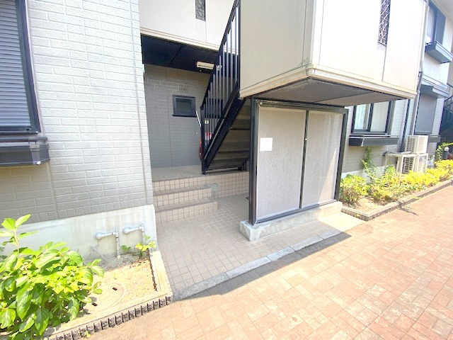 【エントランス】 | グレイスコート峰塚　B棟