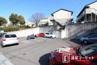 【駐車場】