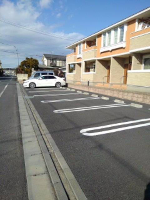 マンダリンダックの駐車場