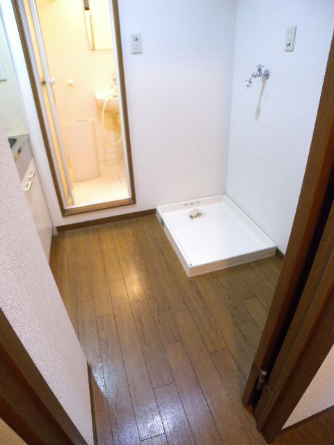 ルーセント堀川の玄関