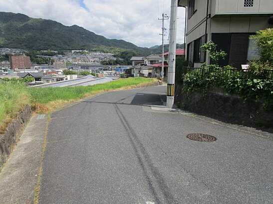 【前面道路含む現地写真】