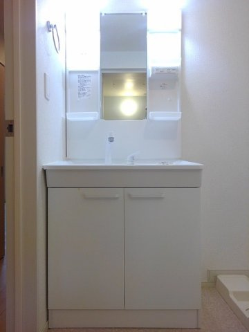 ビブレストⅤ　Ｂの洗面所|脱衣スペースもあります