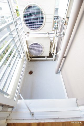 アメニティ新大阪4番館　仲介手数料無料のバルコニー