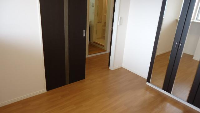 ＢＩＧ　ＳＴＯＮＥの内装|洋室