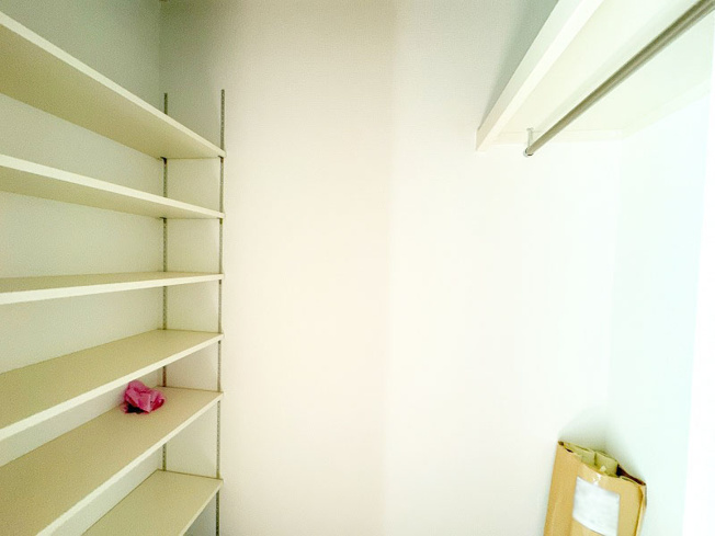 【収納】 | 川越市稲荷町　未入居一戸建住宅　全9棟　（ふじみ野店） | 土間収納にてベビーカーや工具、外用品もお部屋を汚さずにしまうことができます。