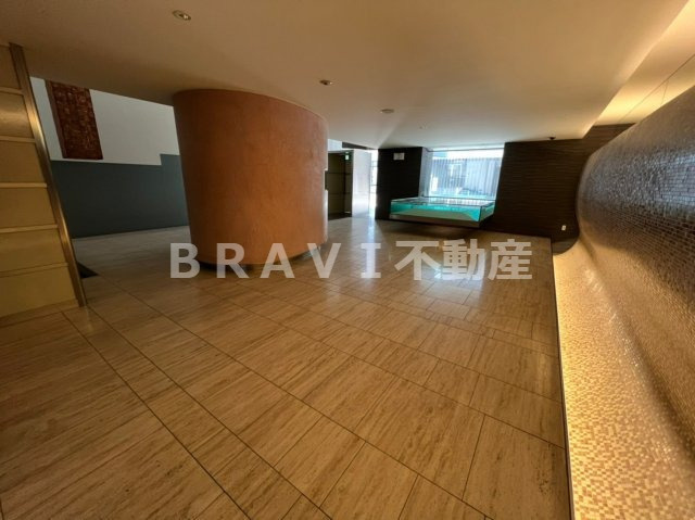 リビオライズID大手前西 BRAVI不動産のロビー|【リビオライズID大手前西】落ち着いたロビーです