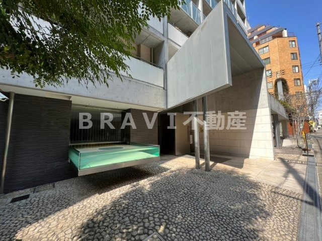 リビオライズID大手前西 BRAVI不動産のエントランス|【リビオライズID大手前西】落ち着いたエントランスです