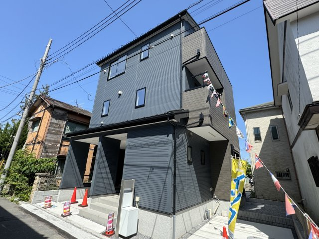 三郷市幸房新築戸建【幸房小学校：8分】の外観|完成済み内覧可能です！