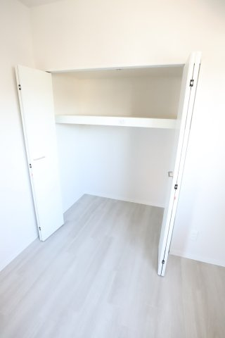 大阪市都島区都島北通２丁目の賃貸マンションの収納