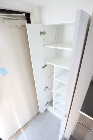 大阪市都島区都島北通２丁目の賃貸マンションの玄関