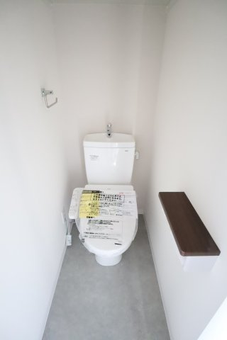 大阪市都島区都島北通２丁目の賃貸マンションのトイレ