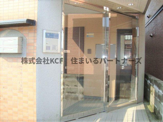 エミネンス津福のエントランス|建物の内部です