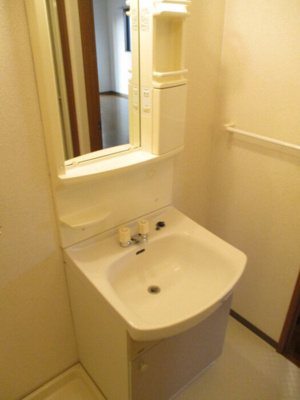 【洗面所】 | エスポワール御堂島 | 忙しい朝には欠かせない洗面所です