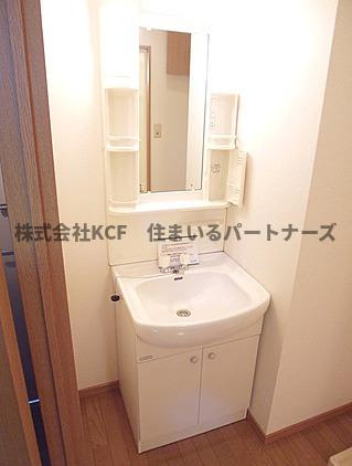 ヴィラコートはなみづきの洗面所|広い洗面スペース