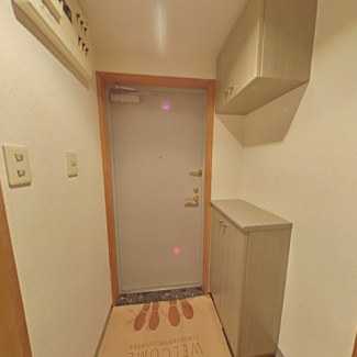 ★広角レンズ撮影写真★ゆとりのある玄関スペース★