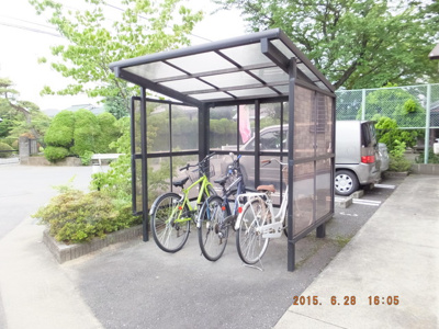 敷地内屋根付駐輪場