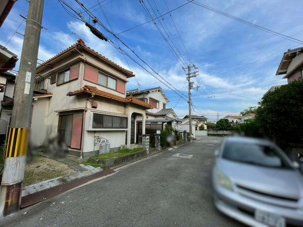 和歌山市梶取　中古戸建の前面道路含む現地写真