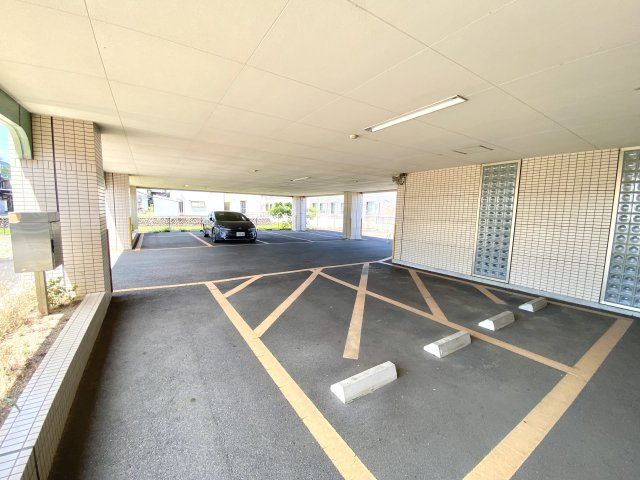 店舗　クリニック　粟野西3丁目の駐車場