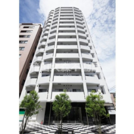 コンフォリア西蒲田の外観|2009年2月築　RC鉄筋コンクリート造15階建て総戸数103戸
東京都大田区西蒲田6丁目　京浜東北線蒲田駅徒歩4分